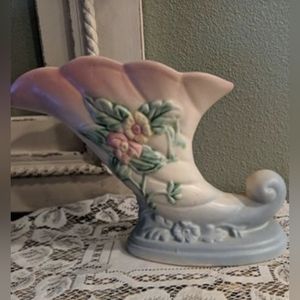 HULL Vintage Art Pottery Vase "Wildflower" Excellent Condition! Beautiful Piece!